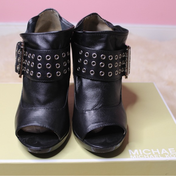 Ladies Michael Kors Black Leather St.Marks Peel Toe Heels Sz 8.5 - Picture 3 of 5